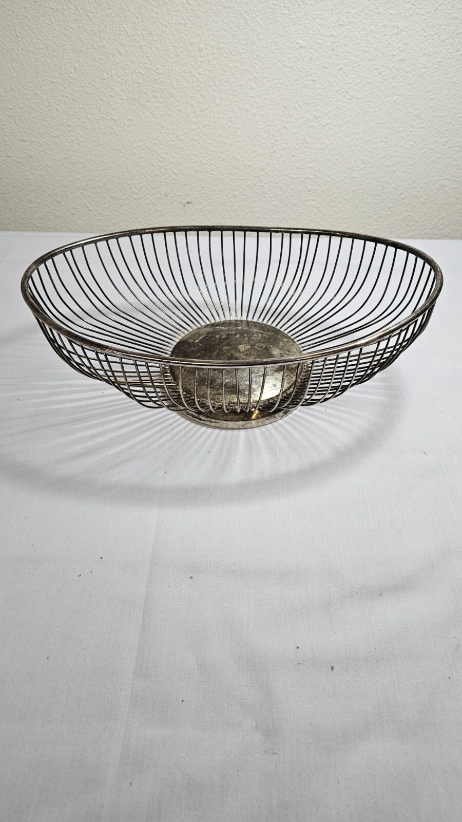 Vintage Leonard silverplated 12 in fruit basket Vintage Leonard silverplated 12 in fruit basket