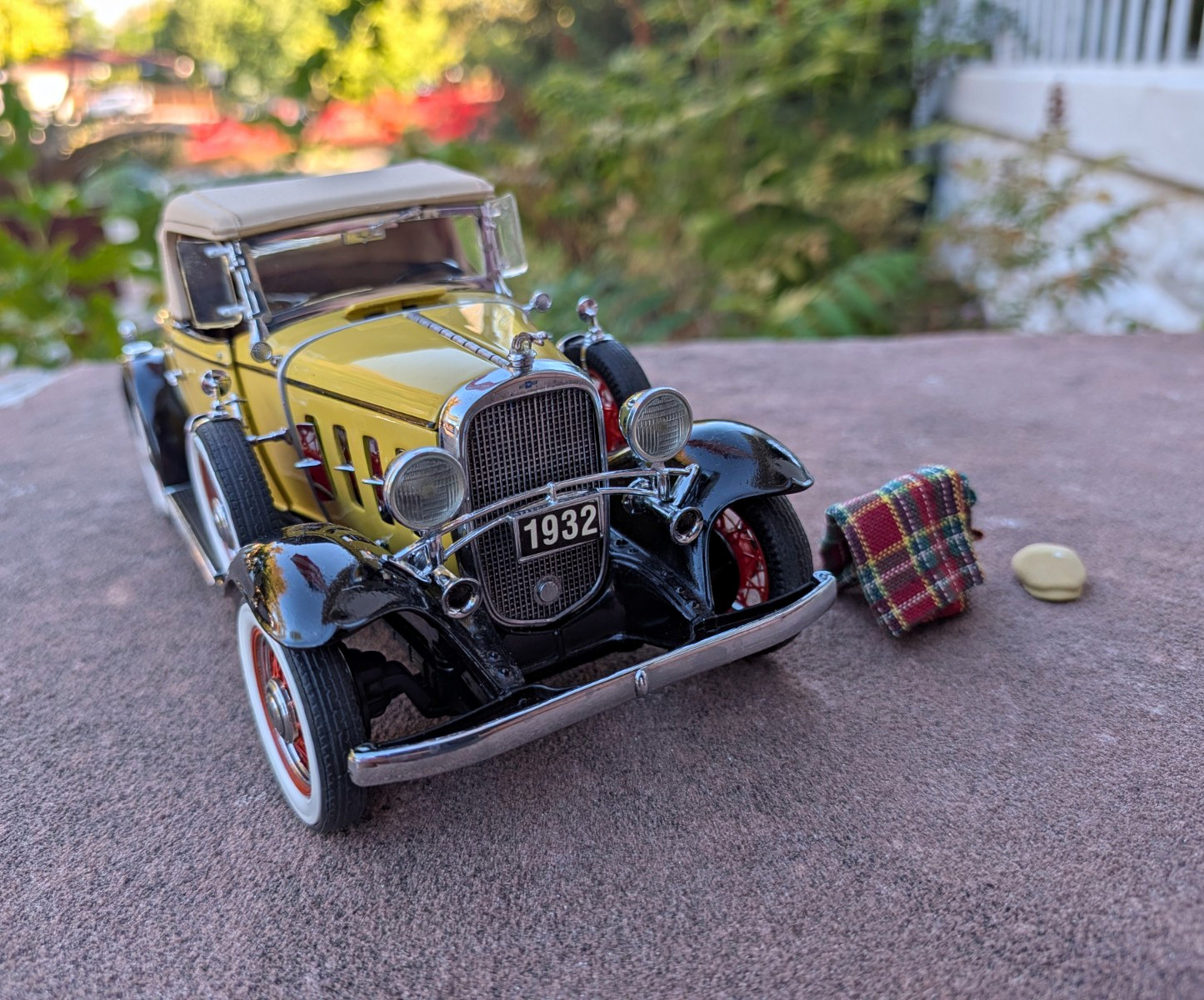 RARE Franklin Mint 1:24 1932 Chevrolet Confederate Deluxe Sport Roadster Diecast