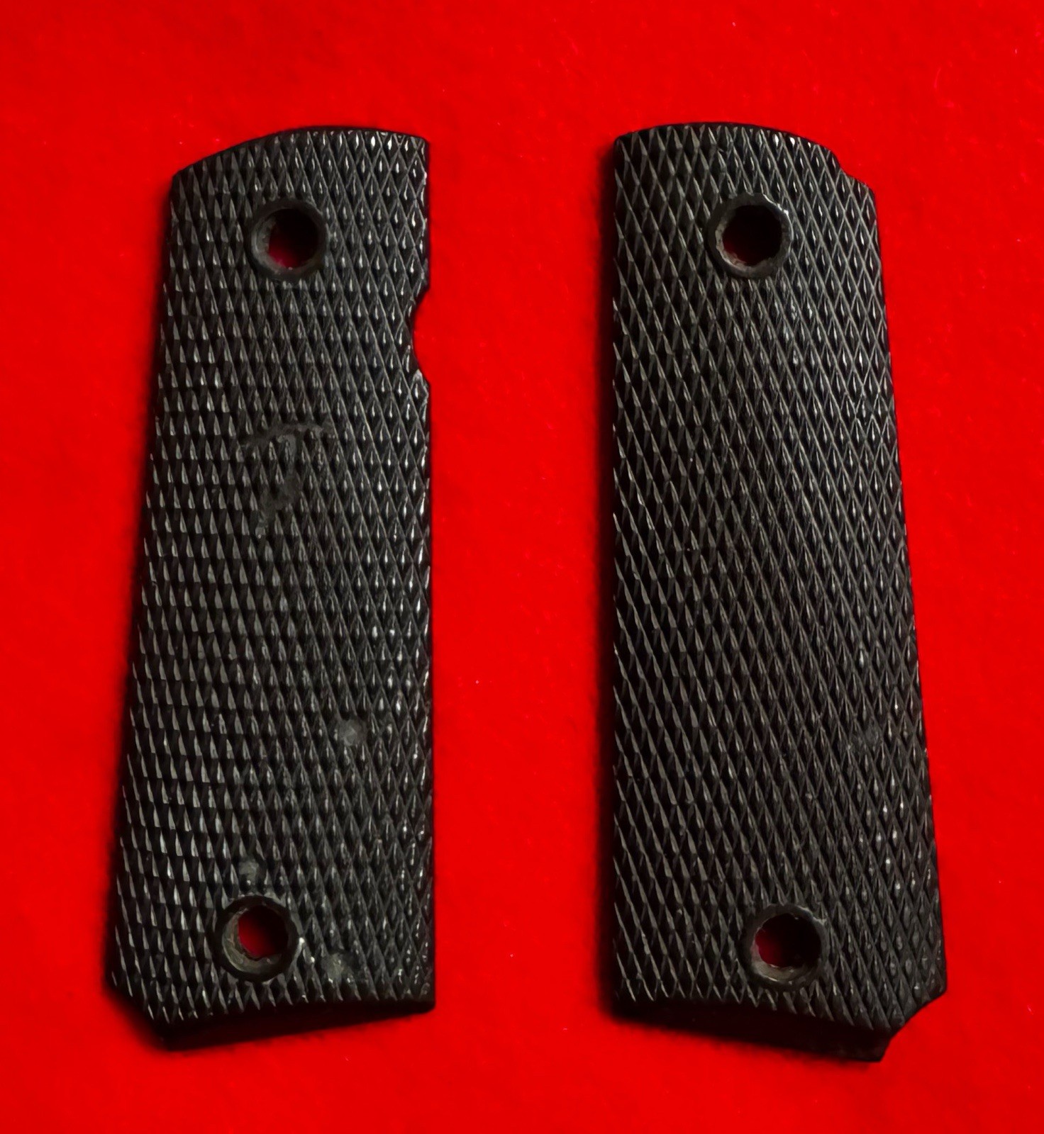 Scarce Original WW2 US M1911 1911A1 Colt Coltrock Hollow-back Plastic Grips