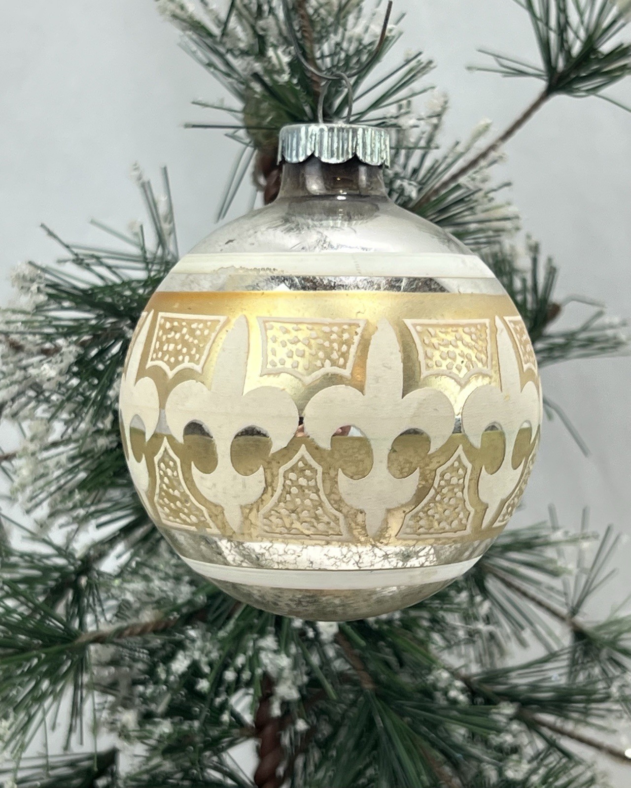 Vintage Shiny Brite fleur-de-lis Lily Flower Glass Christmas Ornament Mardi Gras