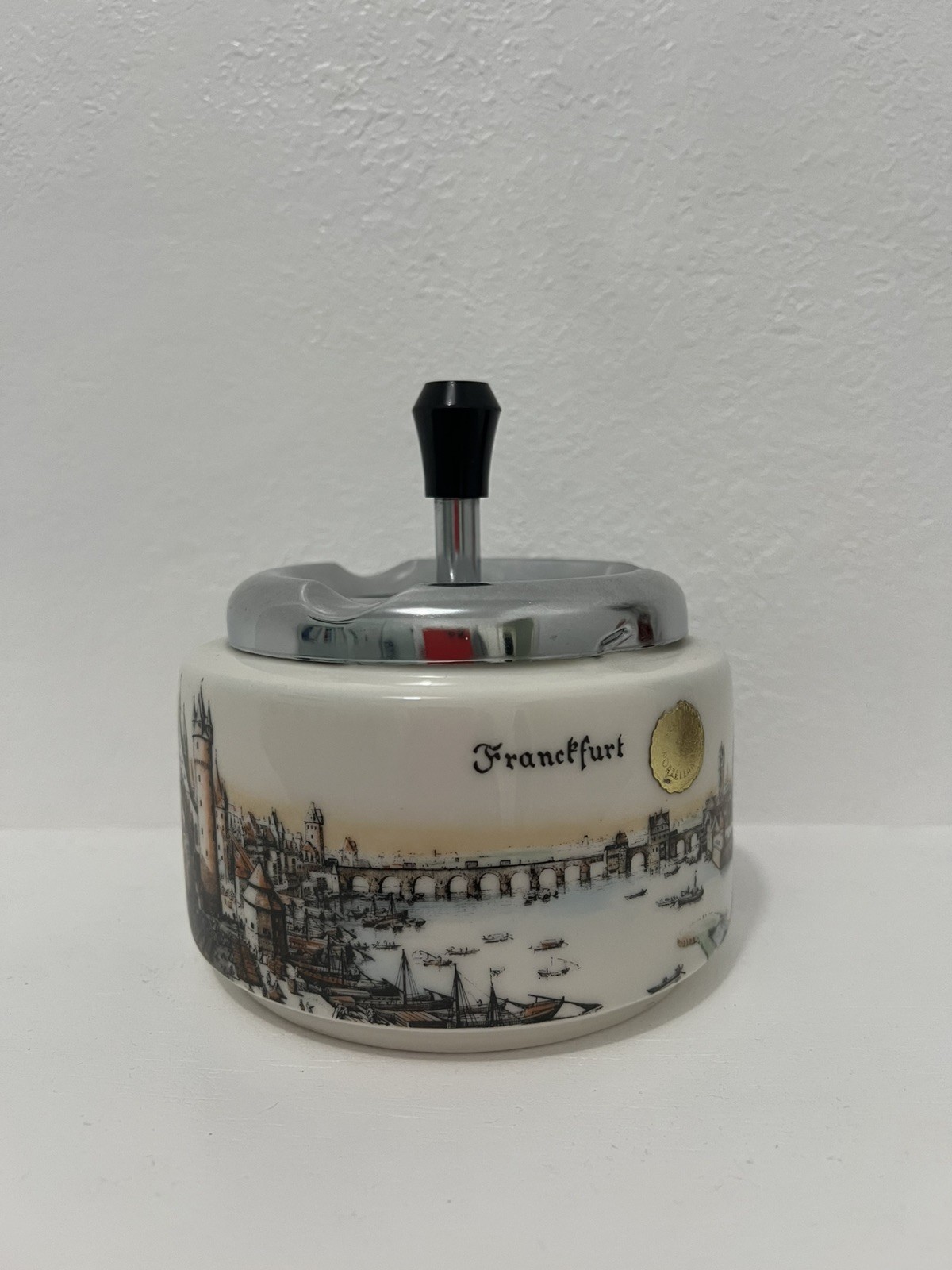 Royal Porzellan Bavaria KM Germany Spin Ashtray 1900's Frankfurt