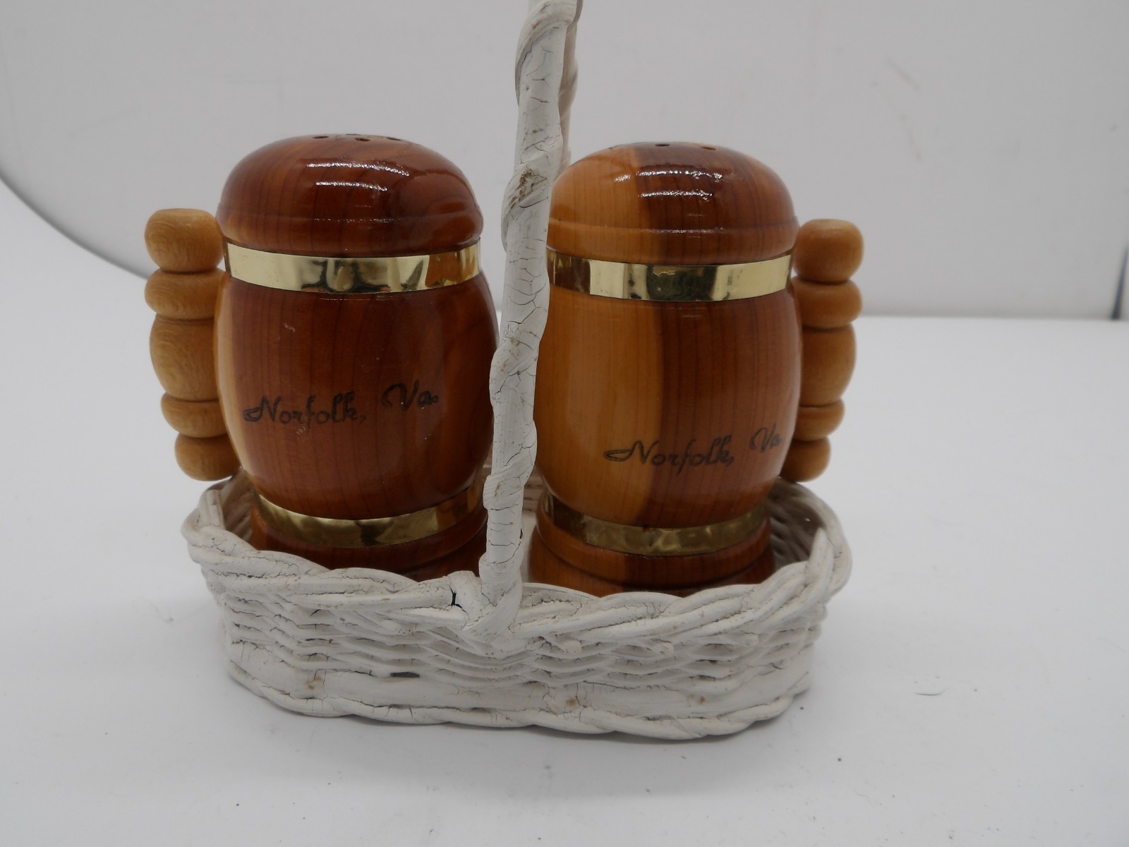 Norfolk VA Wood Souvenir Salt and Pepper Shaker Set