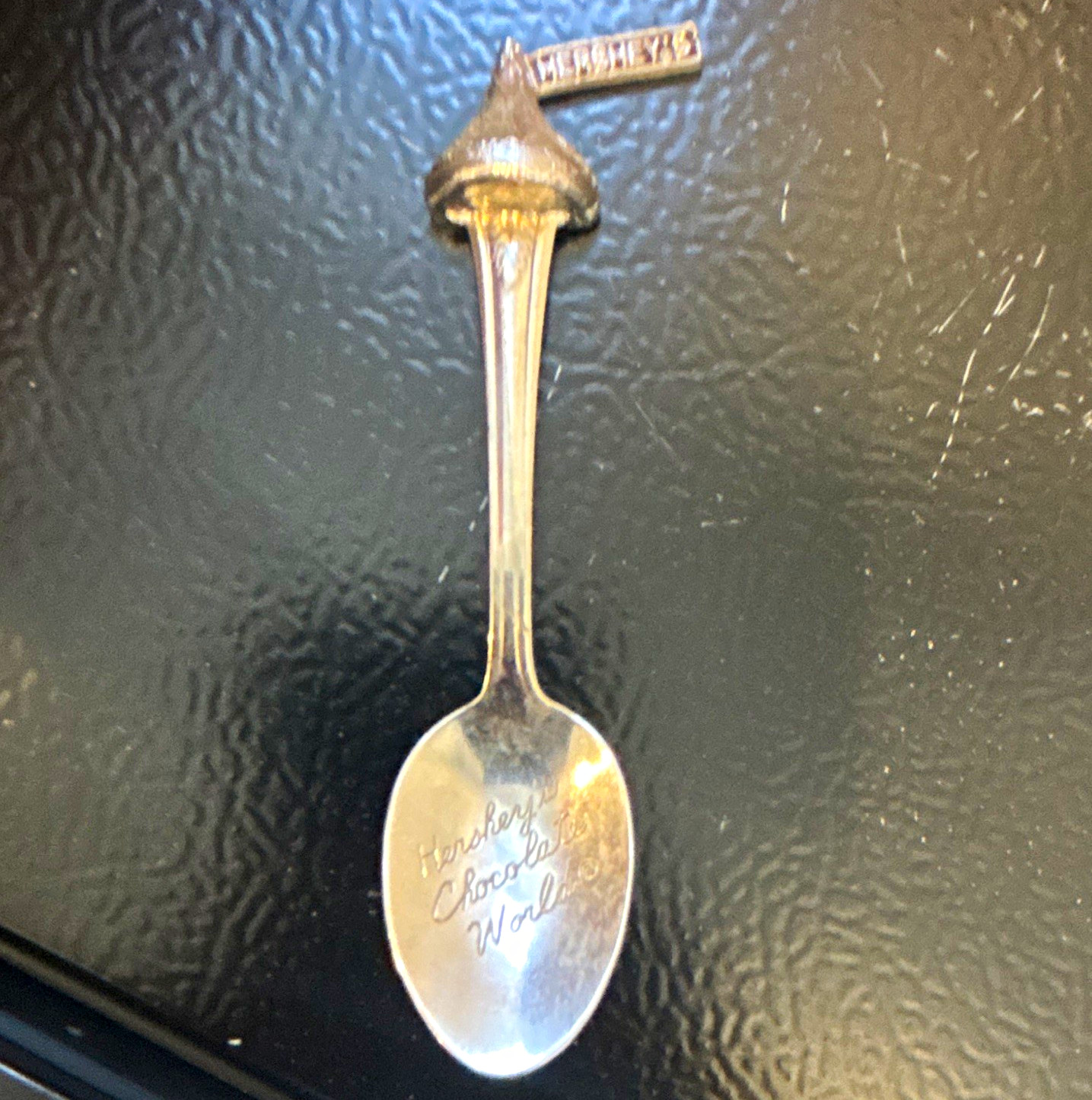 Hershey's Chocolate World Silver Tone Metal Souvenir Spoon w/ Kiss Topper