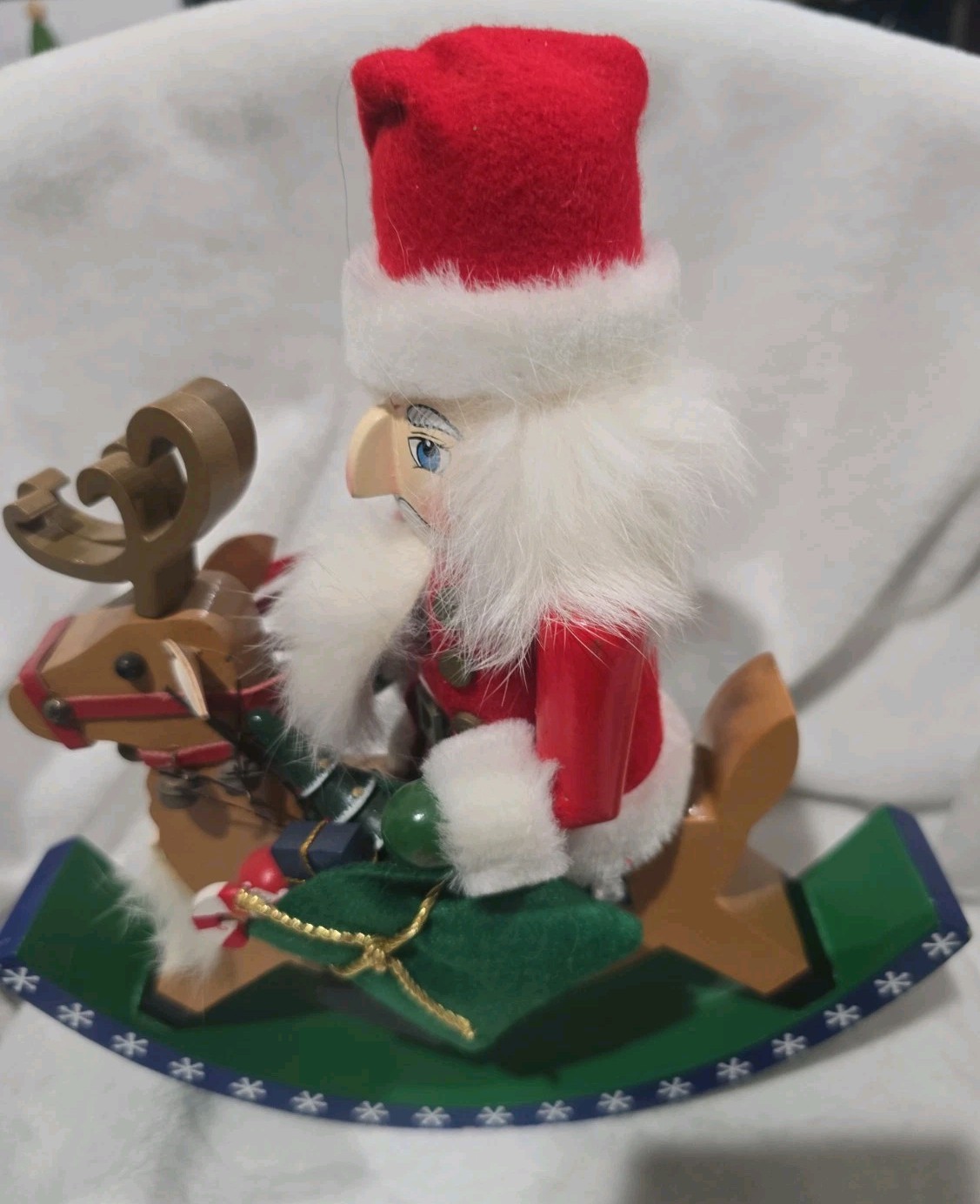 Vintage 1999 Nutcracker Village Old World Rocking Santa Christmas Decor #940019