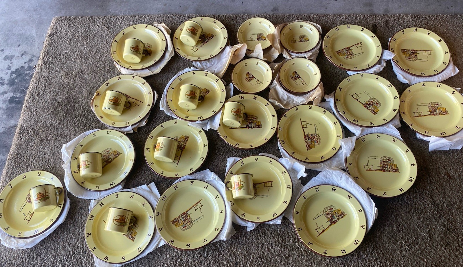 Huge Lot 32 Piece 1950’s Vintage Monterrey Wester Ware Chuck Wagon Enamelware