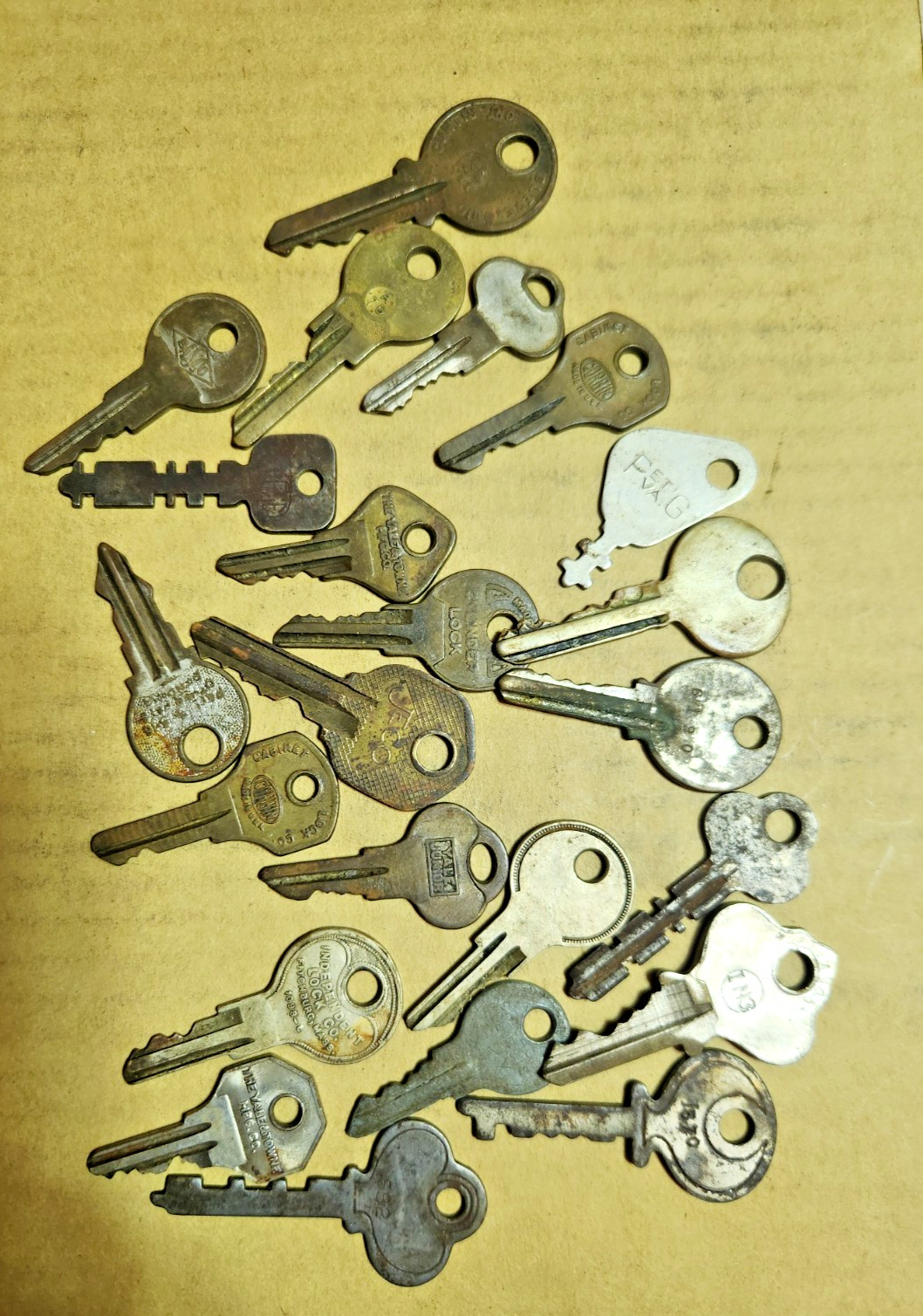 Antique Keys Lot Vintage Collectible Various Style Reese Yale Milock Clum Corbin