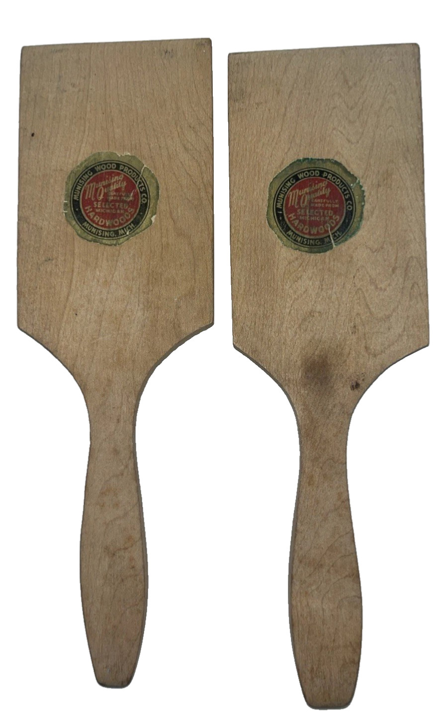 Munising MI Wood Products Company Kitchen Vintage Michigan Utensils Cooking 