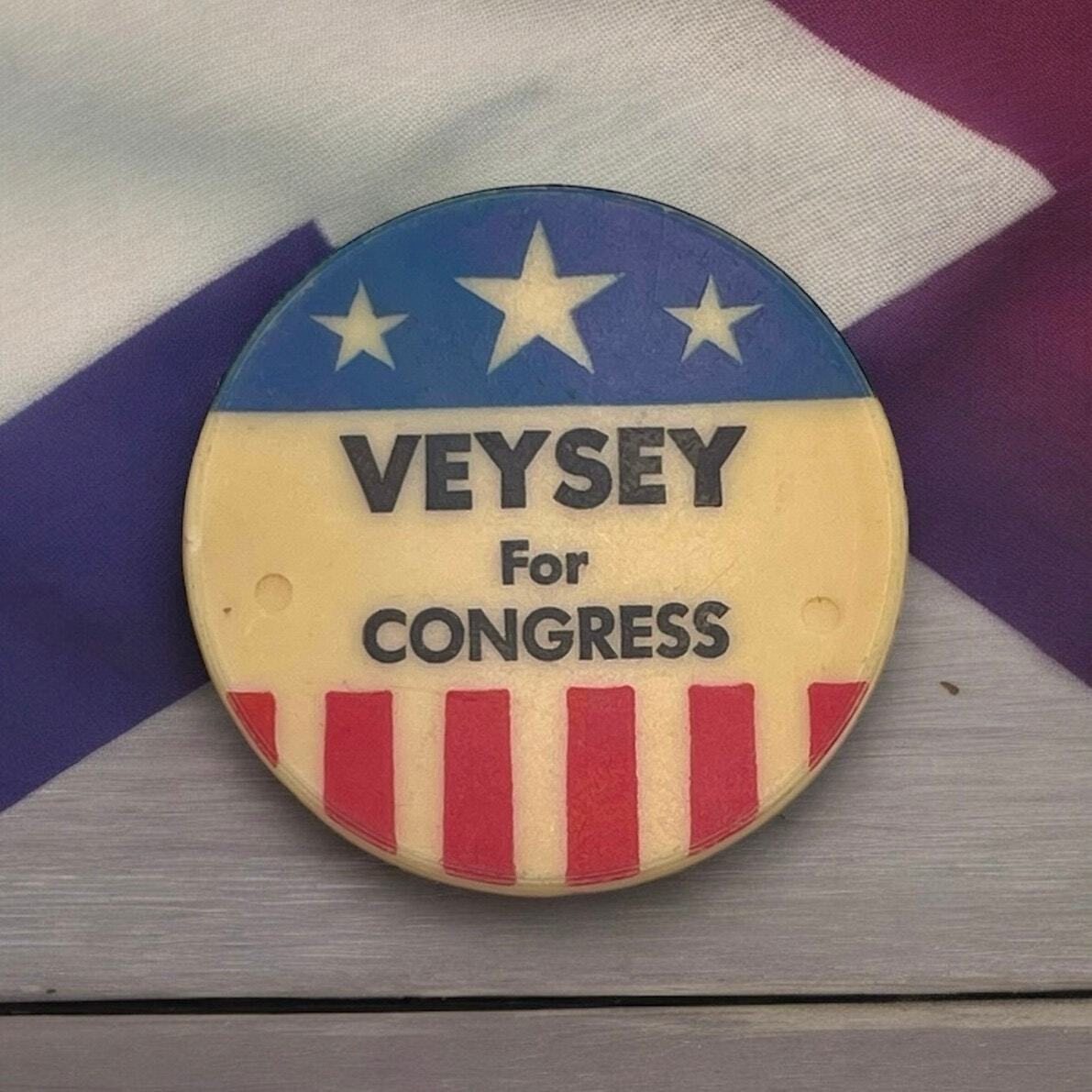 Rare California 1970s VICTOR VEYSEY for Congress Button Pin ~ Collectible