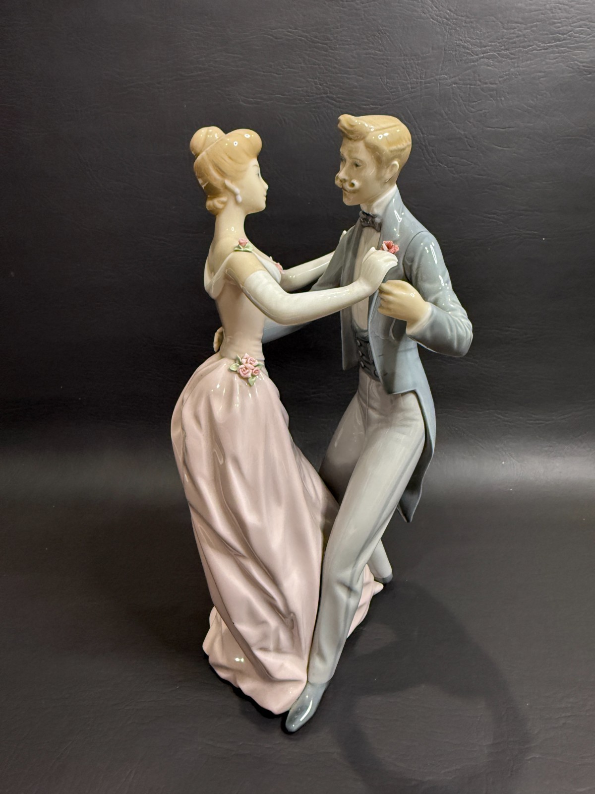 Lladro #1372 Anniversary Waltz Dancing Couple Porcelain Figurine Retired Spain