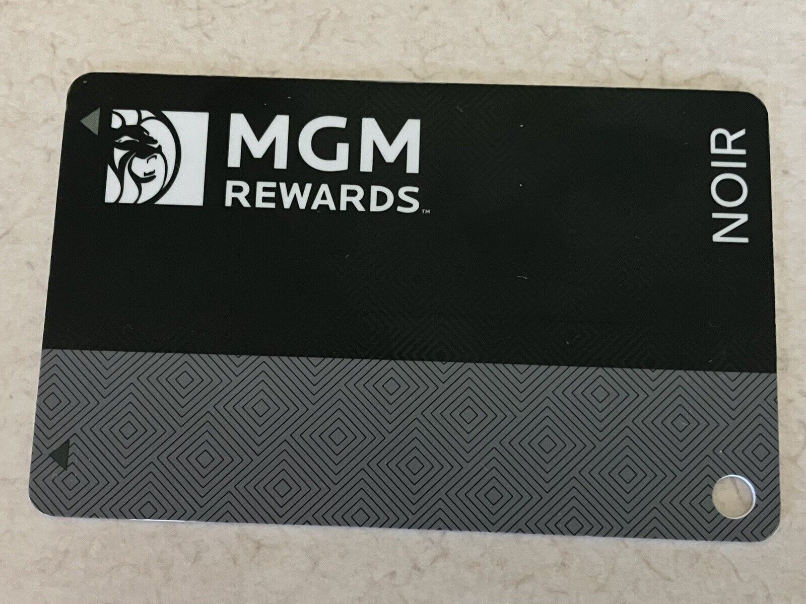 MLIFE MGM REWARDS BLACK NOIR SLOT PLAYERS CARD BLANK NO NAME RARE