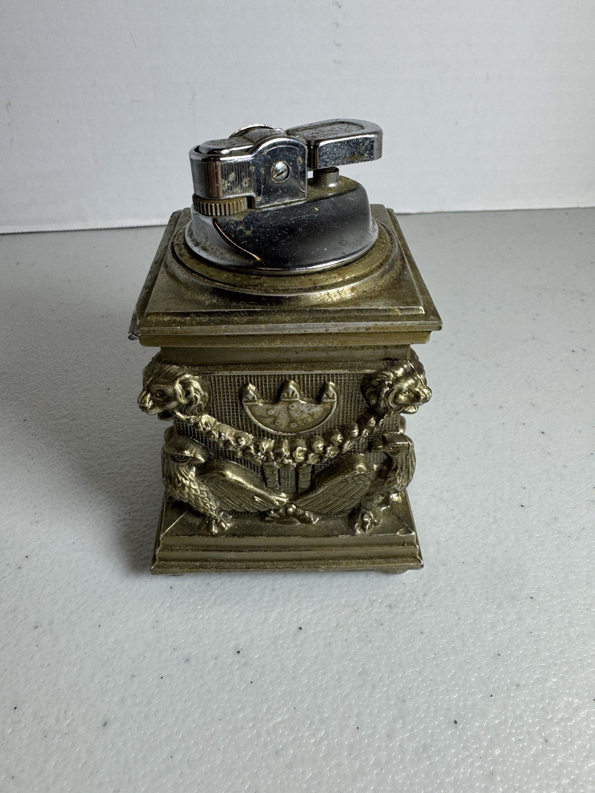 Vintage Federal Eagle Metal Table Lighter