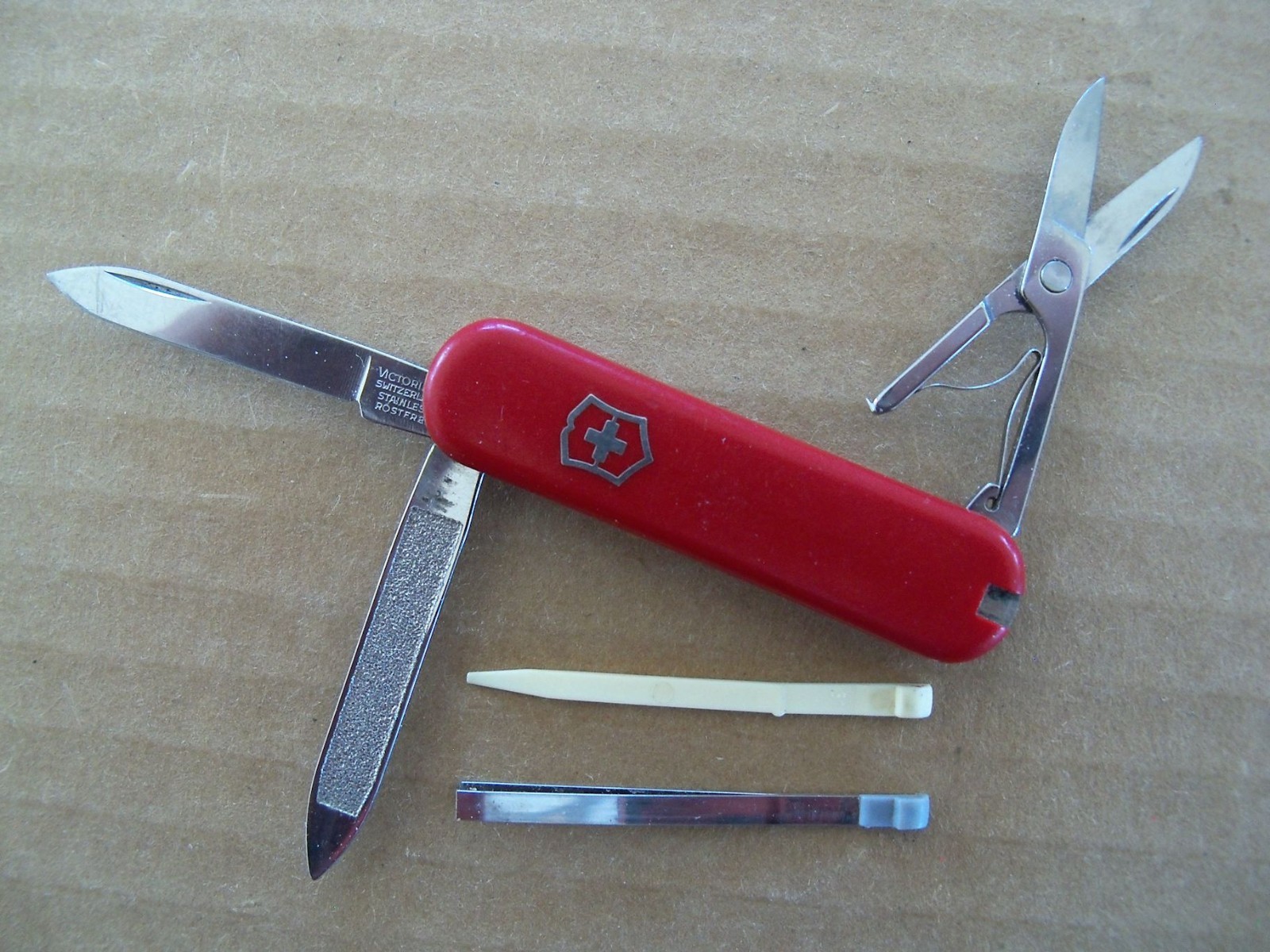 Victorinox Bijou (not SD) Swiss Army Pocket Knife - Classic Red - Very Good