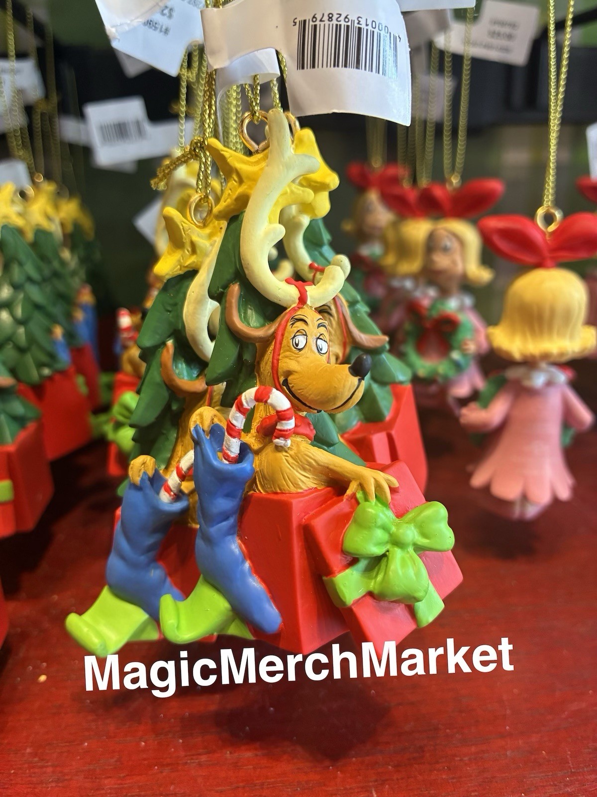 Universal Studios Christmas The Grinch Max Dog Ornament New