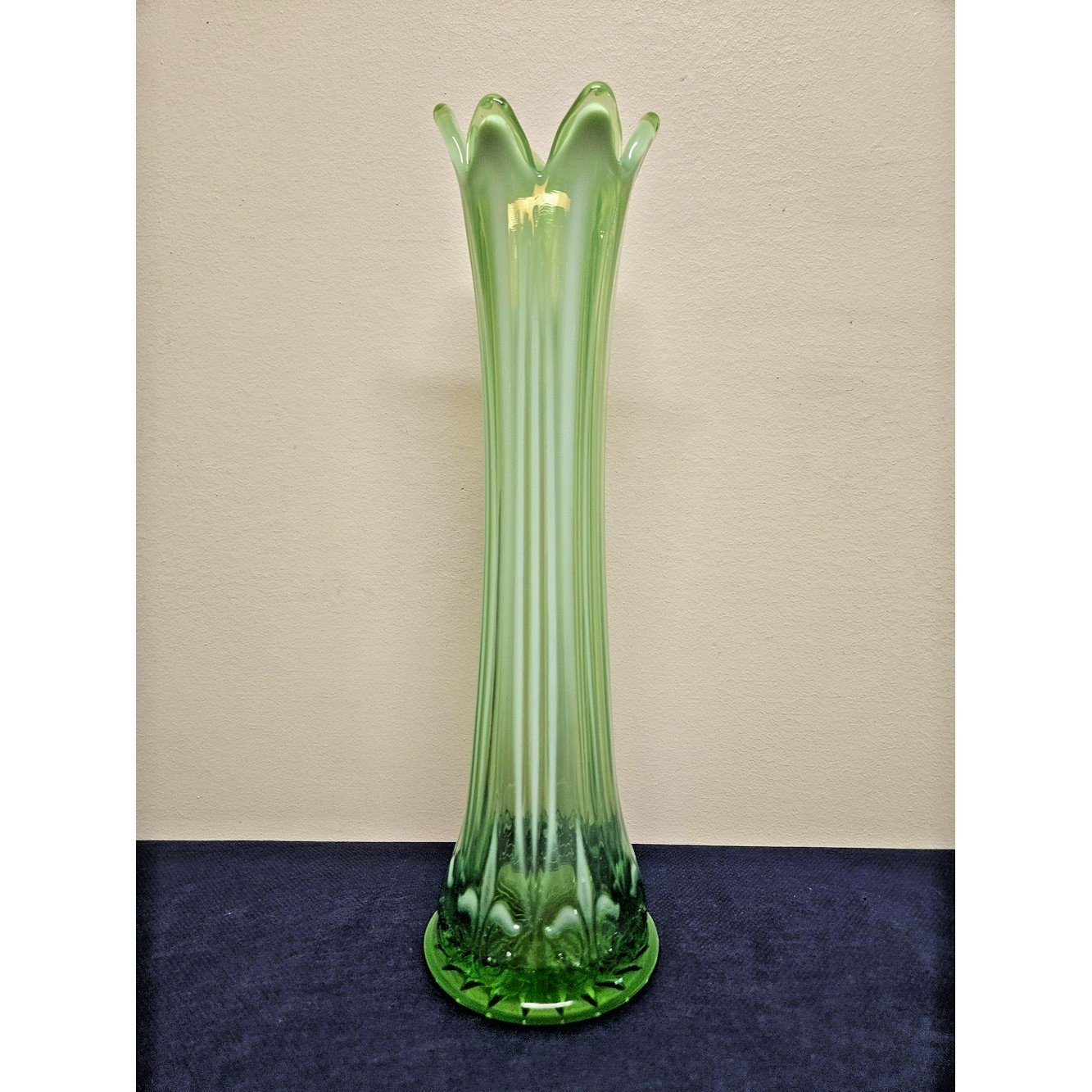 Vintage Northwood Green Opalescent Glass Vase 12.5