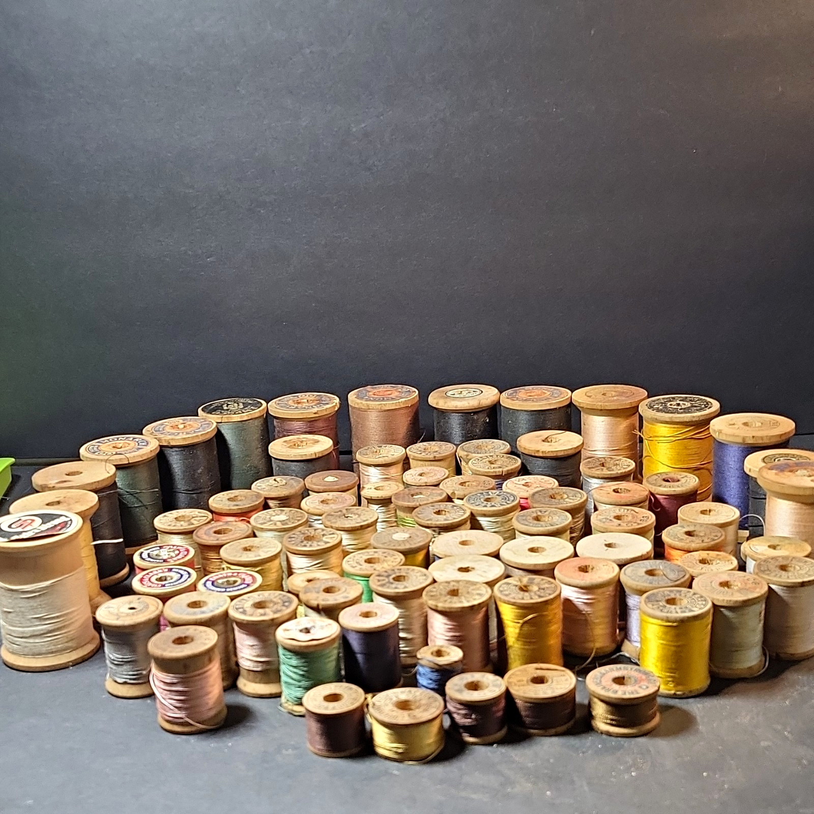 Vintage / Antique Wooden Spool Lot Multicolor Vintage / Antique Wooden Spool Lot Multicolor