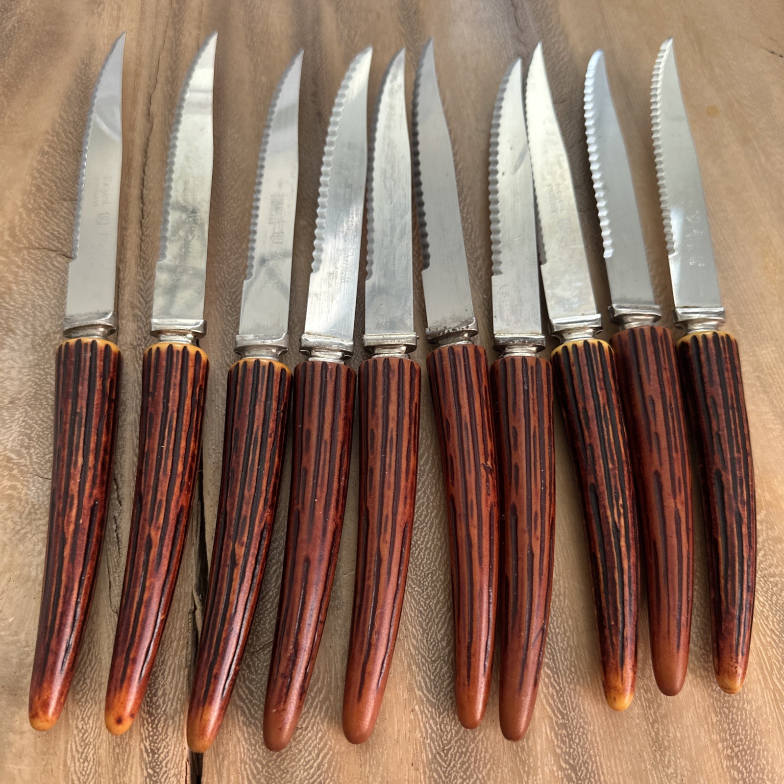 VTG 10 Faux Wood Antler Regent Sheffield England Bakelite Serrated Steak Knives