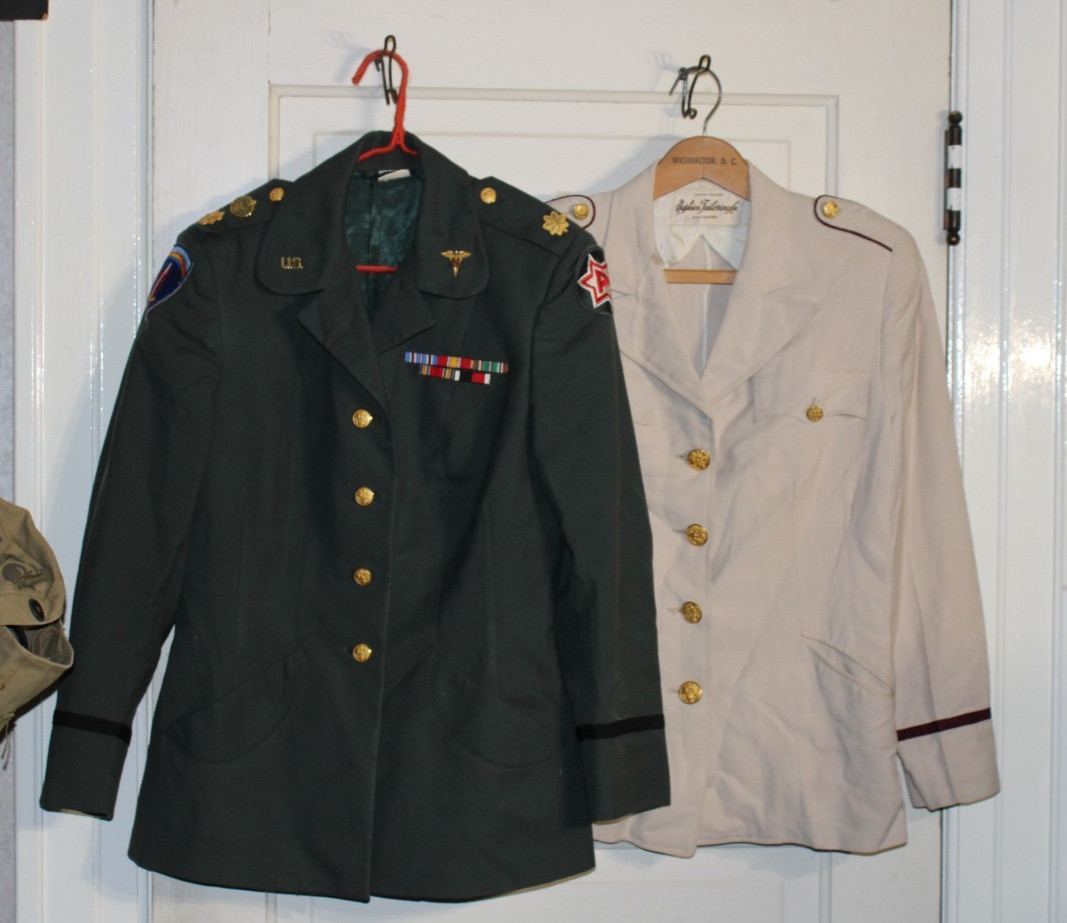 WWII ARMY NURSE CORPS TUNIC UNIFORM SUMMER & LATER 60\'S OFFICER GREEN LOT