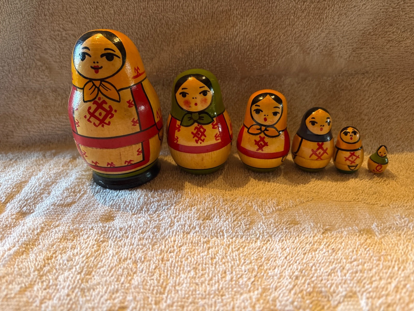 Vintage 1996 Hand Painted 5-Piece Matryoshka Nesting Dolls Made in Russia