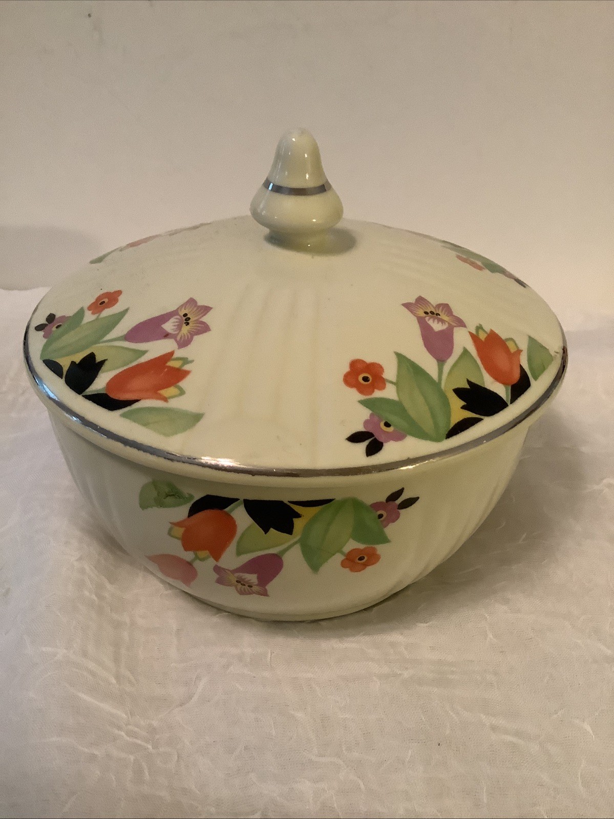 VINTAGE HALL'S CROCUS CERAMIC DRIPPINGS GREASE JAR WITH LID - BEAUTIFUL