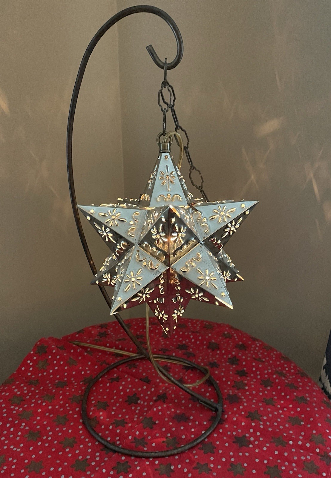 Vintage Moravian Star Punched Tin Lamp With 19” Stand