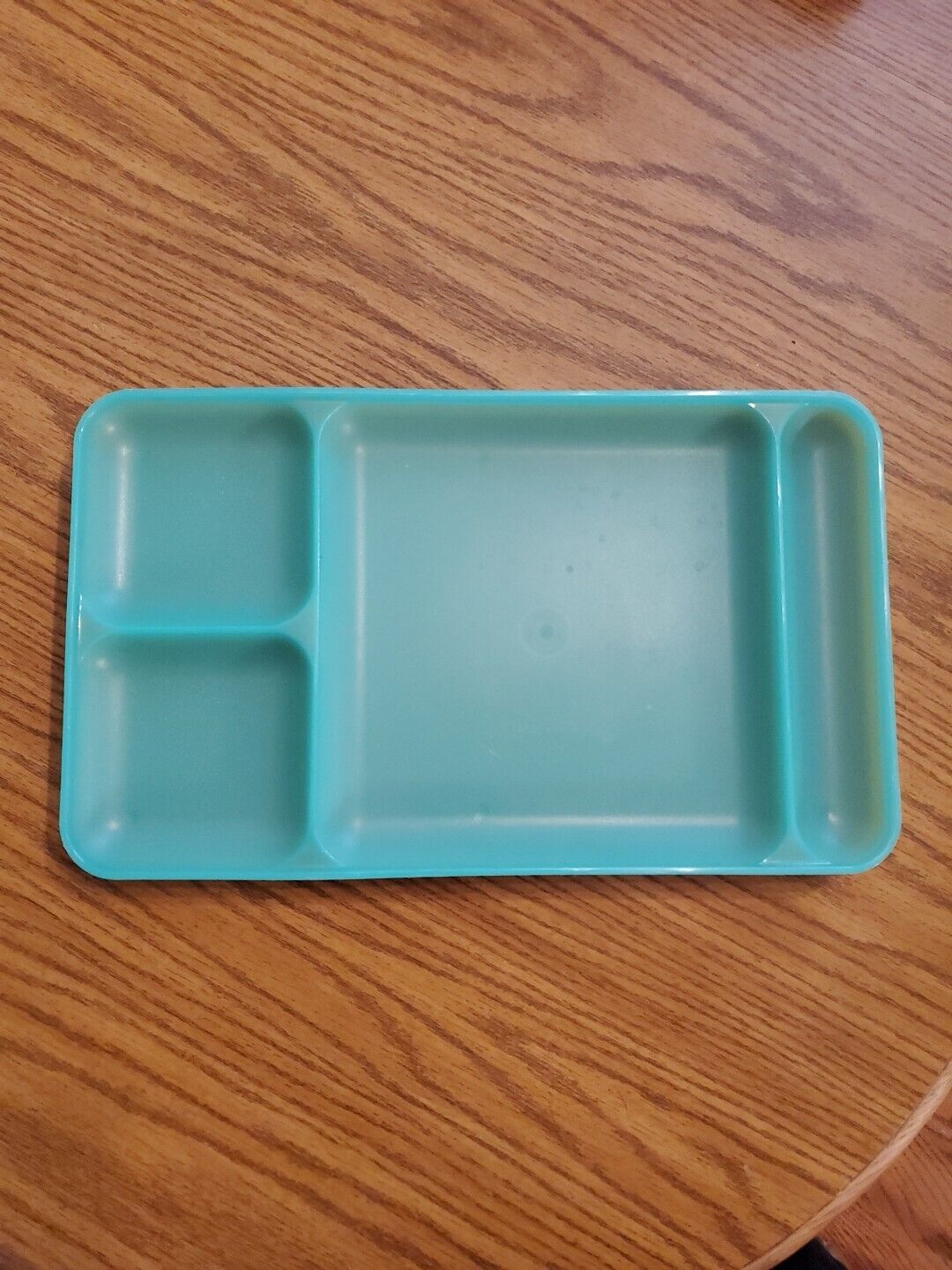 Tupperware Meal Trays 1535 Lot Of 4 Divided Cafeteria Lunch Picnic Five Colors
