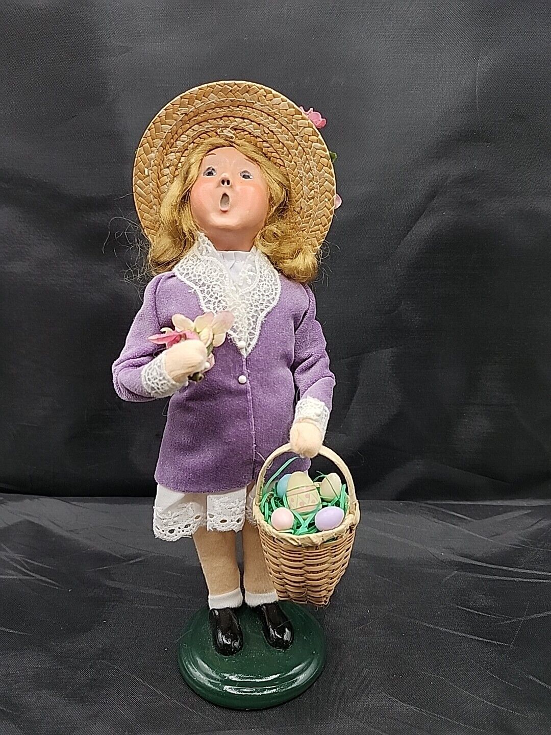 Byers Choice 2006 Easter Girl With Basket Of Eggs Flowers Carolers Signed Purple