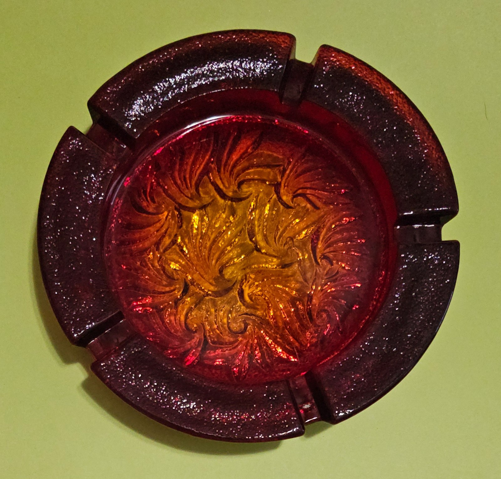 Vintage L.E. Smith Ashtray Approx. 7