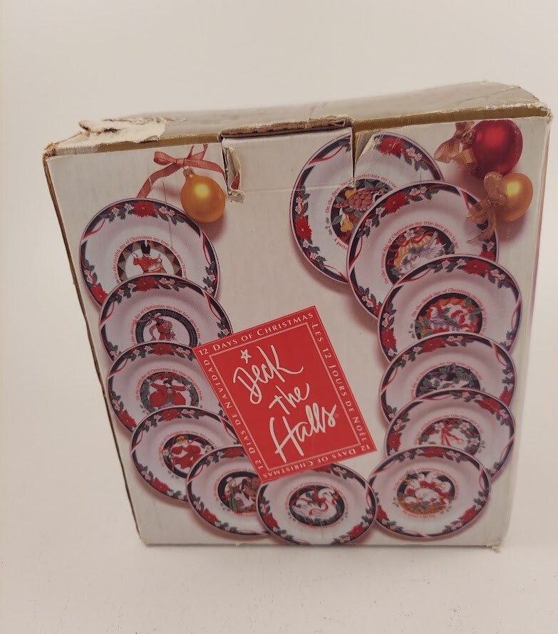 NEW Tienshan Deck the Halls 12 Days of Christmas Dessert Plates Red Green Gold