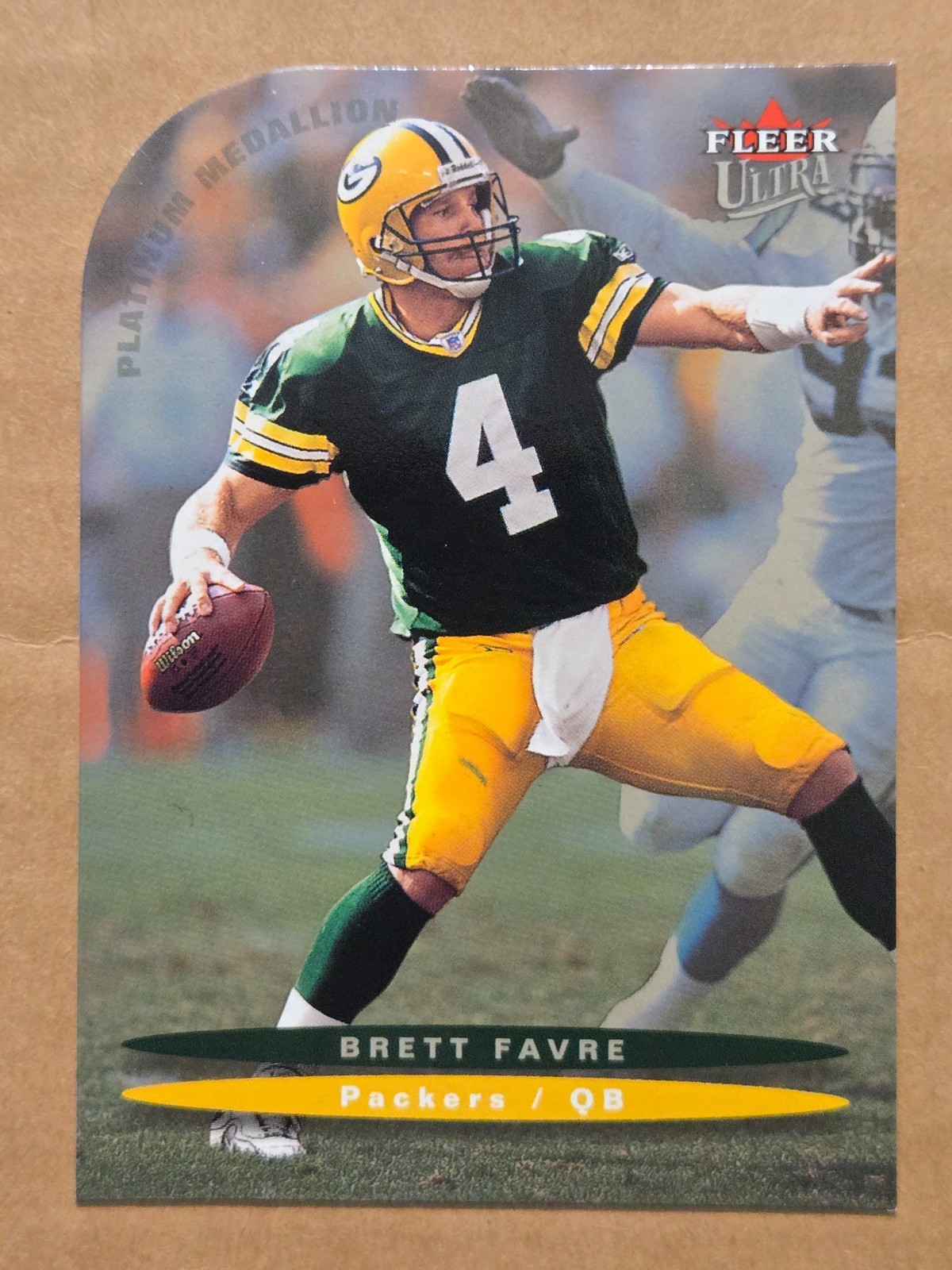 2003 FLEER ULTRA #9 BRETT FAVRE PLATINUM MEDALLION #81/100