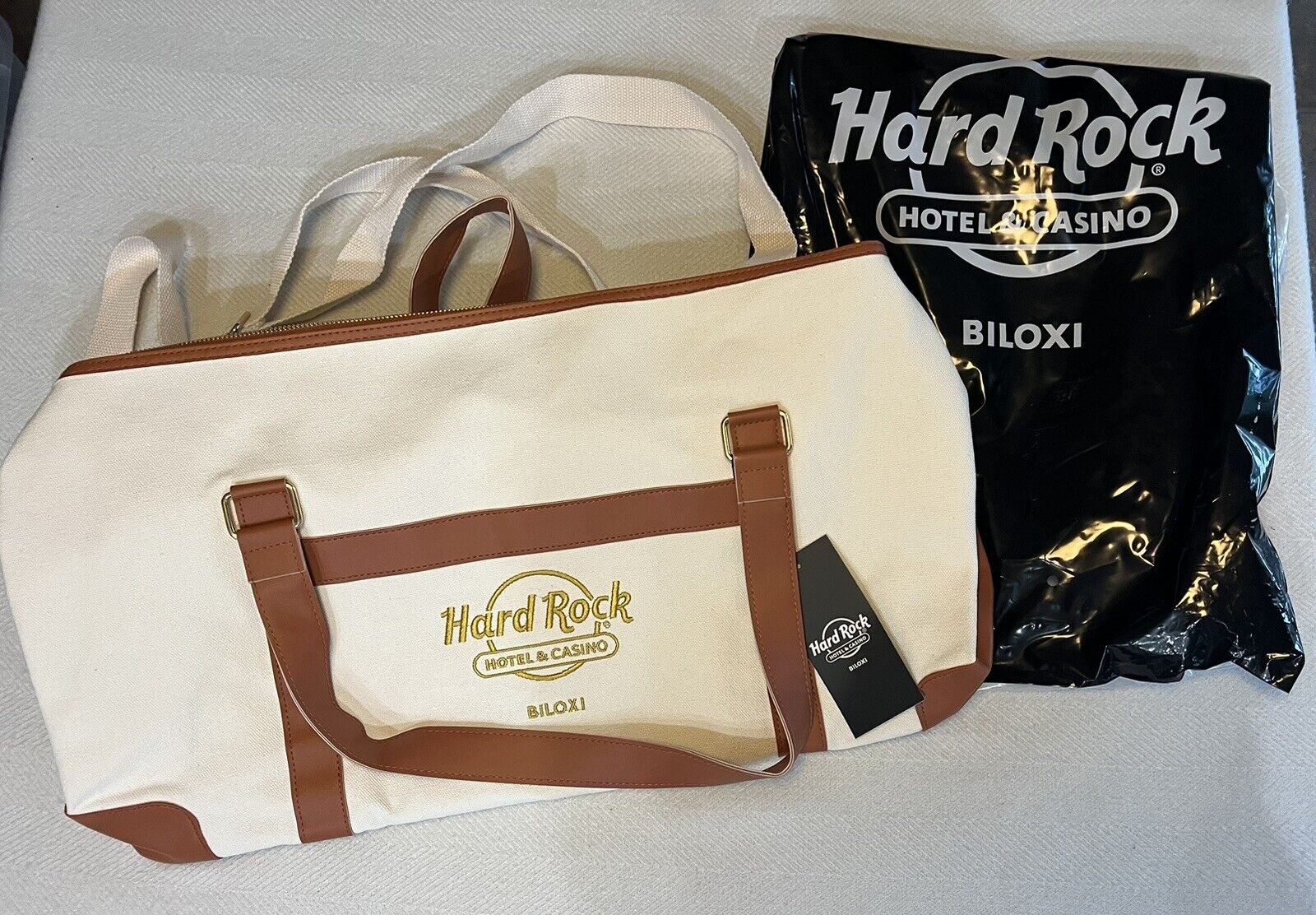 Hard Rock Hotel Casino Biloxi Cream Zip Duffle Bag 20” Open Bag