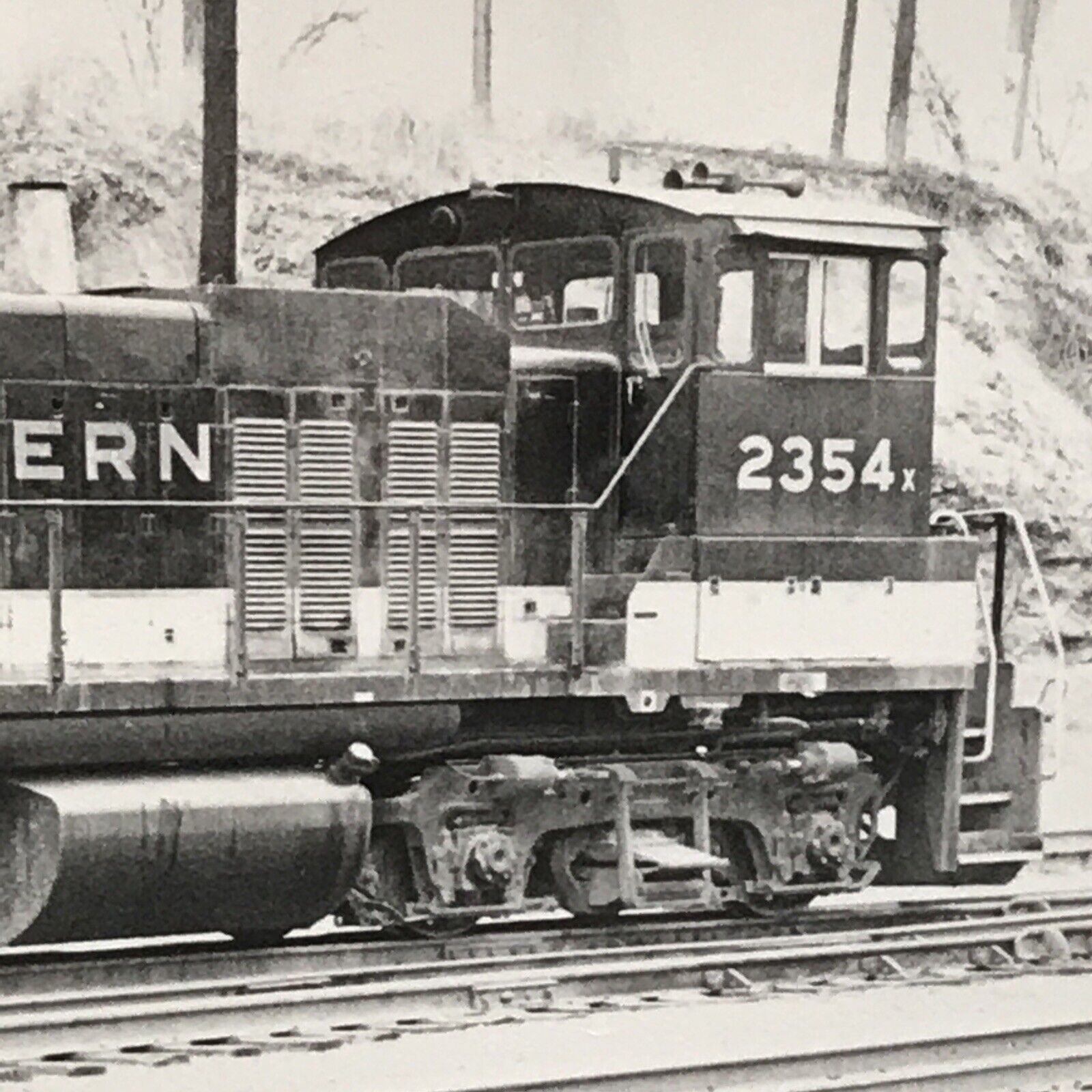 Southern Railway Railroad SOU #2354 Locomotive Train Photo Ashville NC 1987