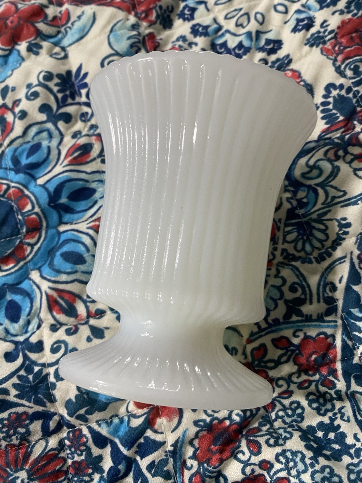 Vintage E.O. Brody Co M4000 Milk Glass Footed Vase  5