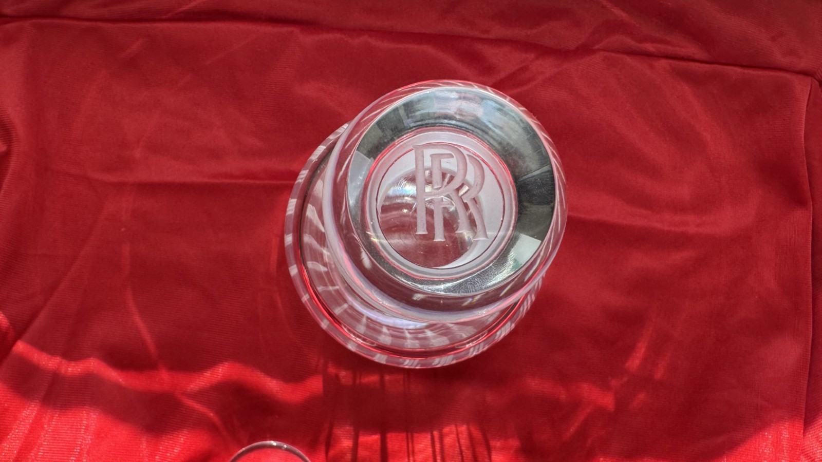 ROLLS-ROYCE CRYSTAL GLASS DECANTER & 2 CHAMPAGNE FLUTES LUXURY SET 