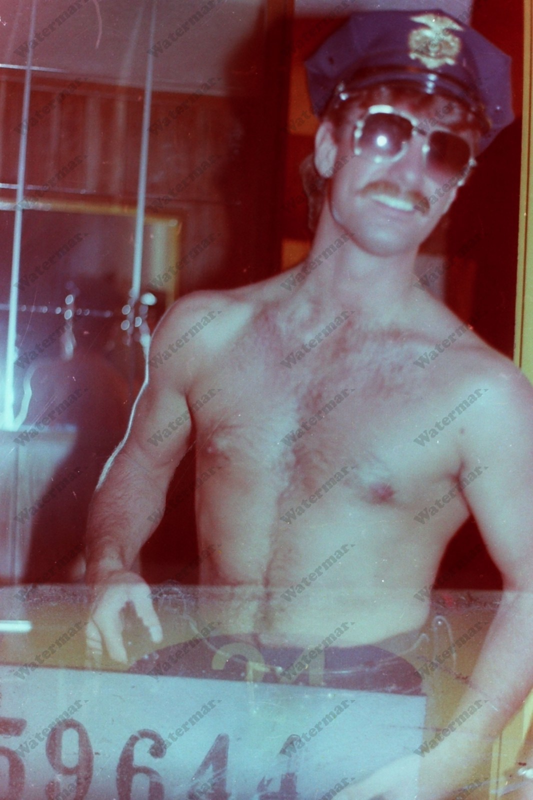 1980\'s Handsome man beefcake gay interest candid 35mm Film Negative W4h9