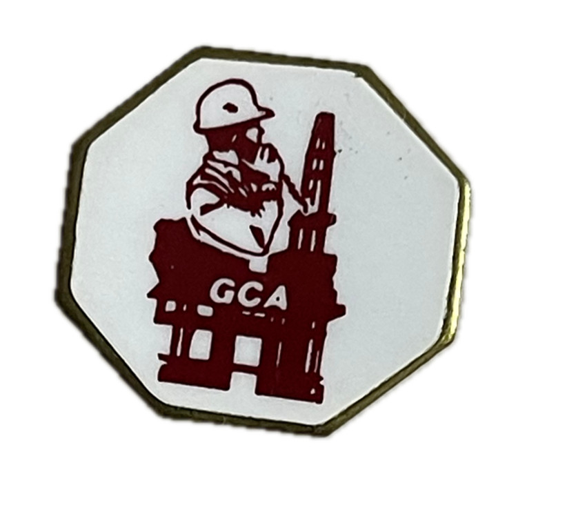 VINTAGE GCA GENERAL CONTRACTORS ASSOCIATION SERVICE AWARD PIN LAPEL OIL RIG