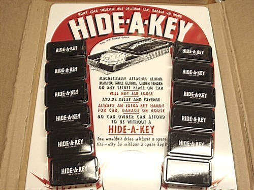 NIB Vintage Automobilia Gas Station Hide A Key Metal Display 50\'s 60\'s 70\'s Era