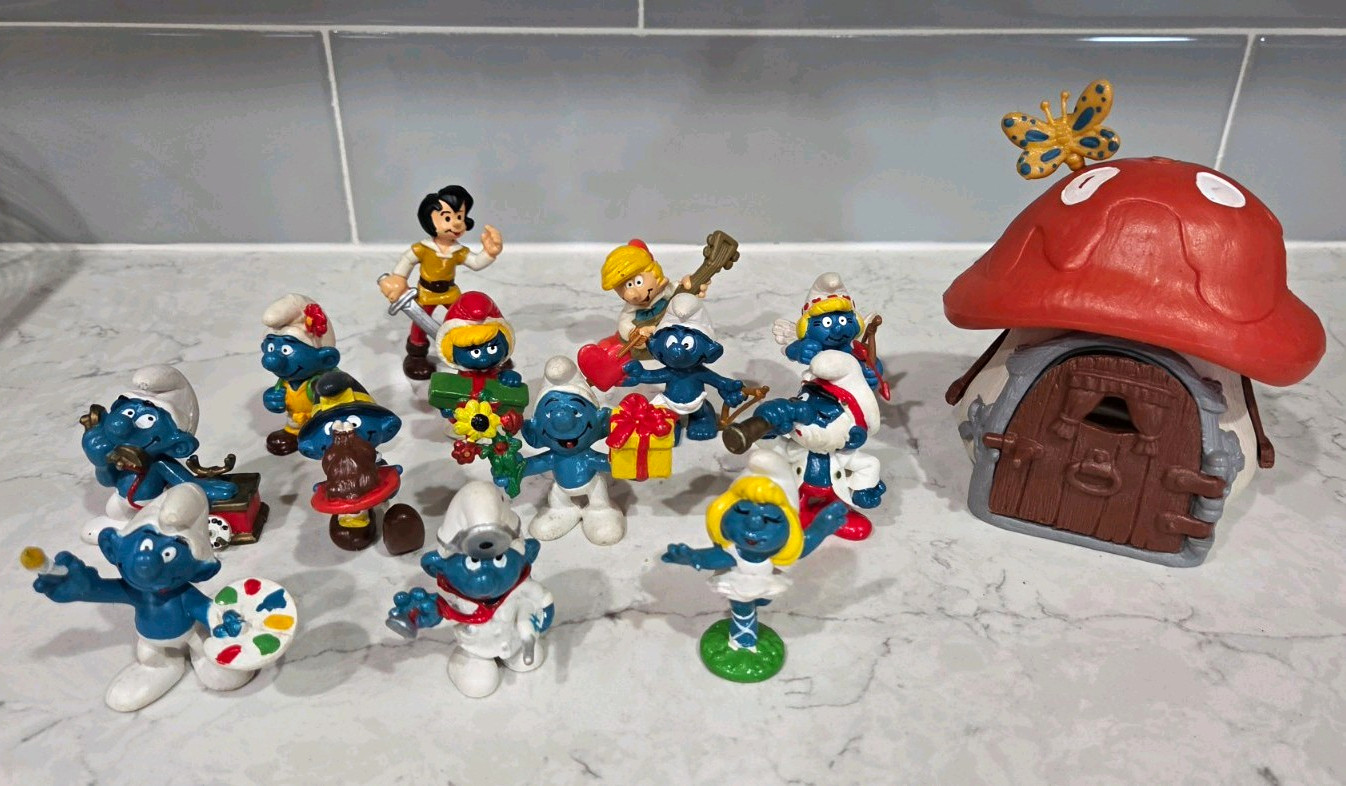 Vintage 70s Original Smurfs Mushroom House And Lot of 13 Figurines