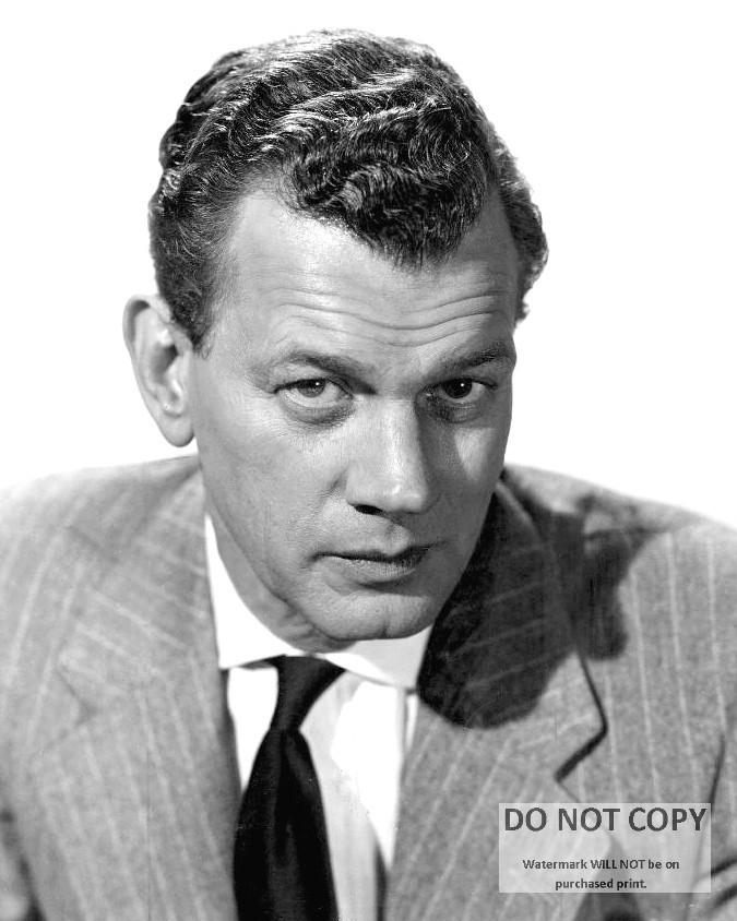 ACTOR JOSEPH COTTEN - 8X10 PUBLICITY PHOTO (DA-831)
