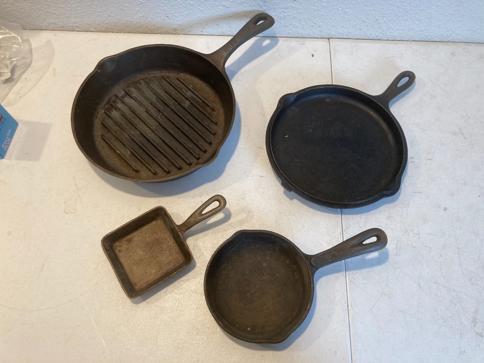 Vintage Lot - 4 Pcs Cast Iron Skillet Grill Pan Griddle Square Mini Skillets