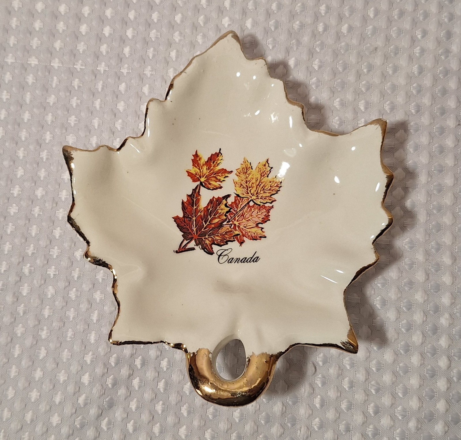 Vintage Canada Maple Leaf Shape Souvenir White 22K Gold Dish Bowl Trinket Tray
