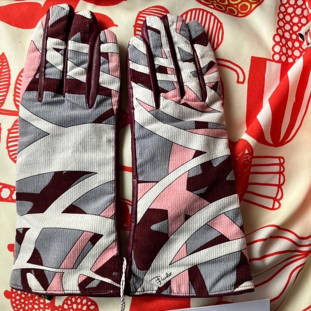 Emilio Pucci gloves