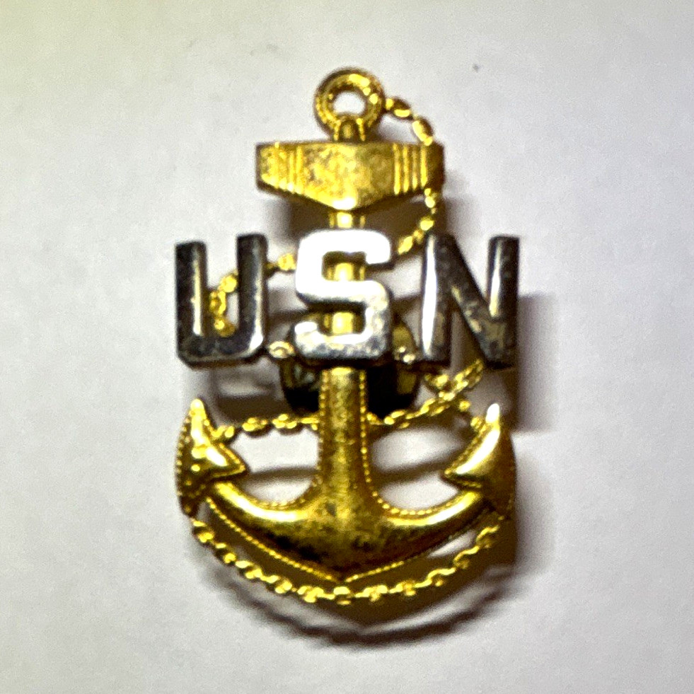 WWII Vintage USN Navy Chief Petty Officer Visor Hat Badge Sterling Silver 1.75