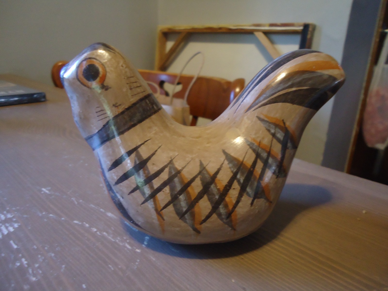 Vtg Hand painted Tonala Pottery Bird Figurine Cross Hatch Pattern 3.75\