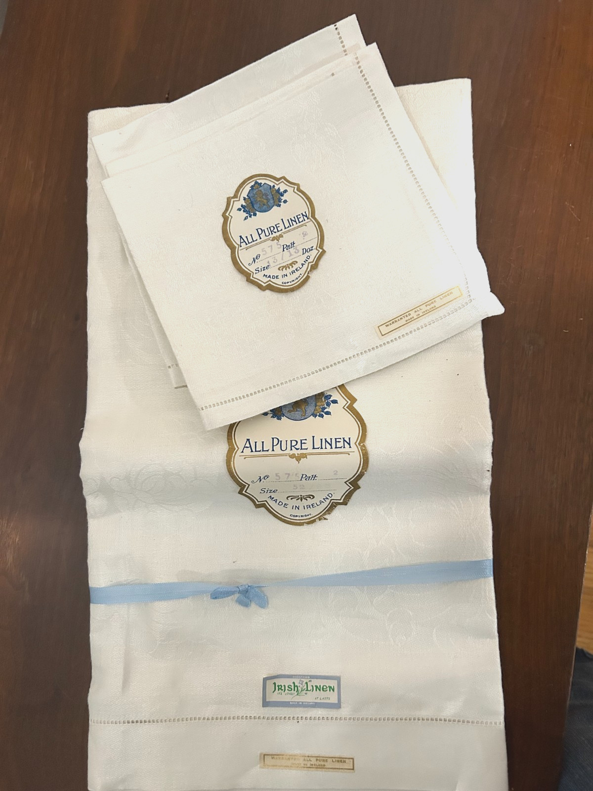 VINTAGE IRISH LINEN TABLECLOTH & NAPKIN SET WHITE DAMASK NEW OLD STOCK