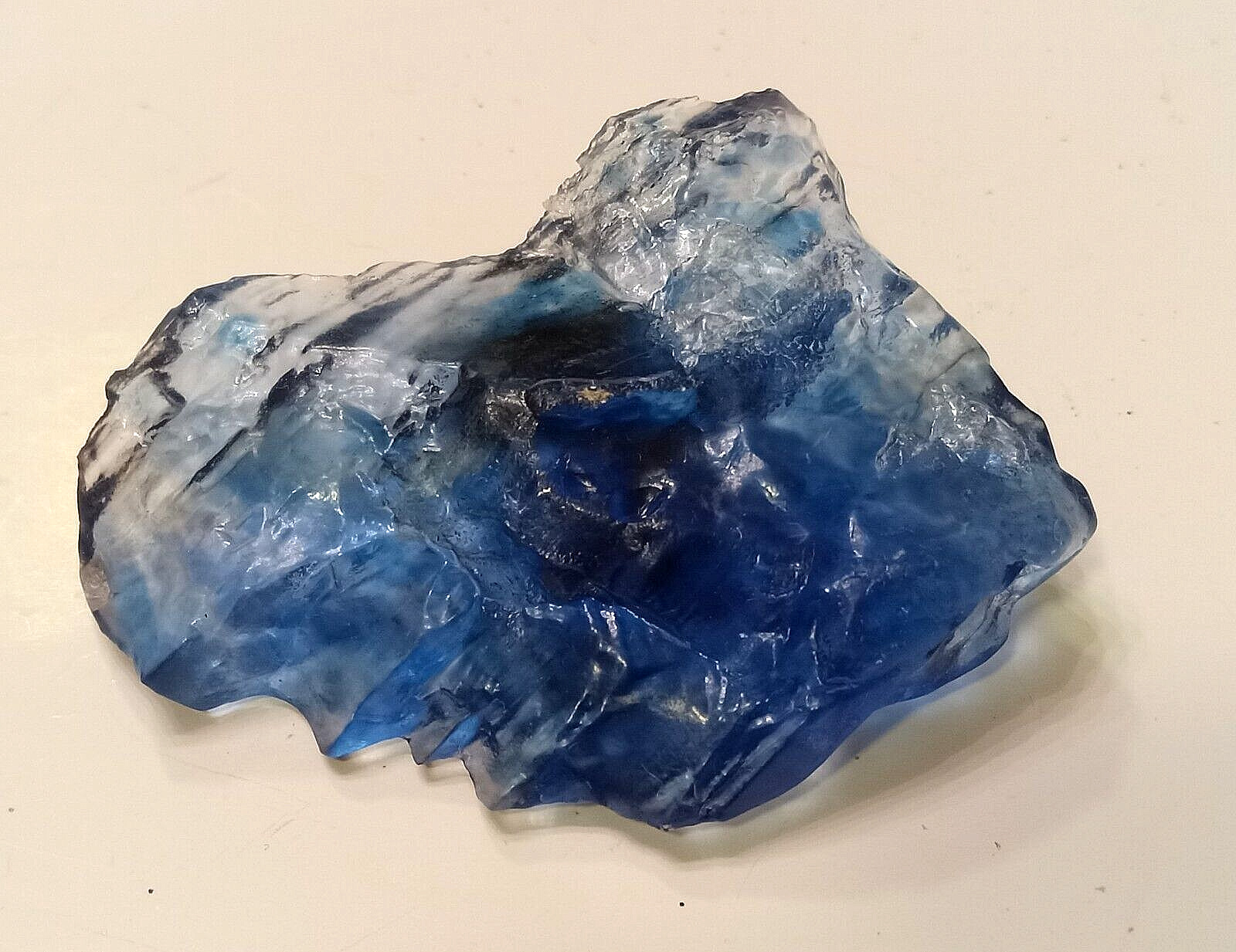 LARGE BLUE HALITE GEM CRYSTAL   Vibrant Blue Color.     26.6 grams.   133 carats