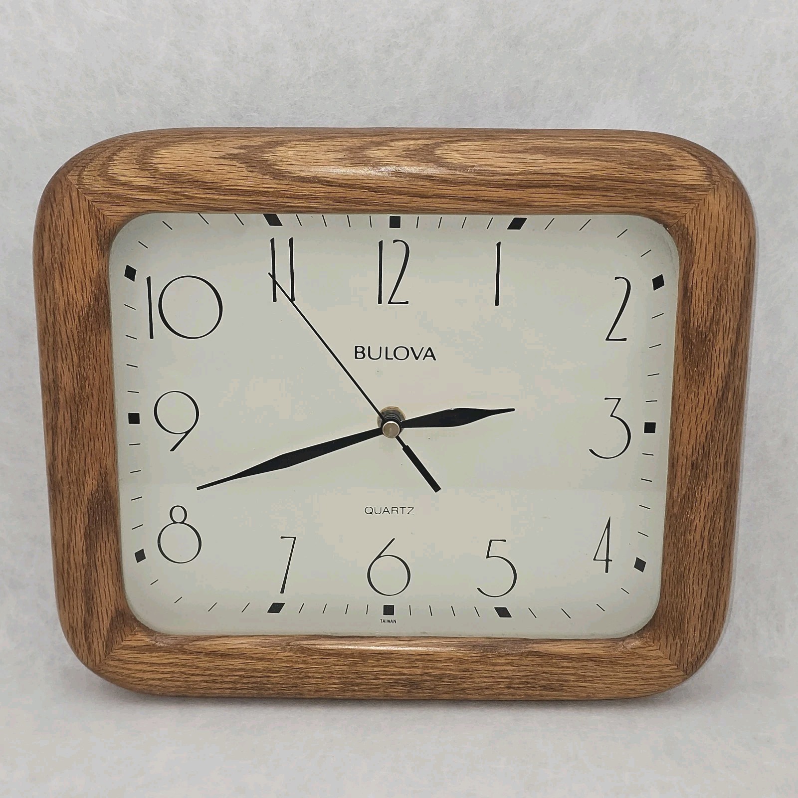 EUC Vintage Bulova C4412 Rectangle Oak Wood Wall Clock 11½\'\' x 9½\