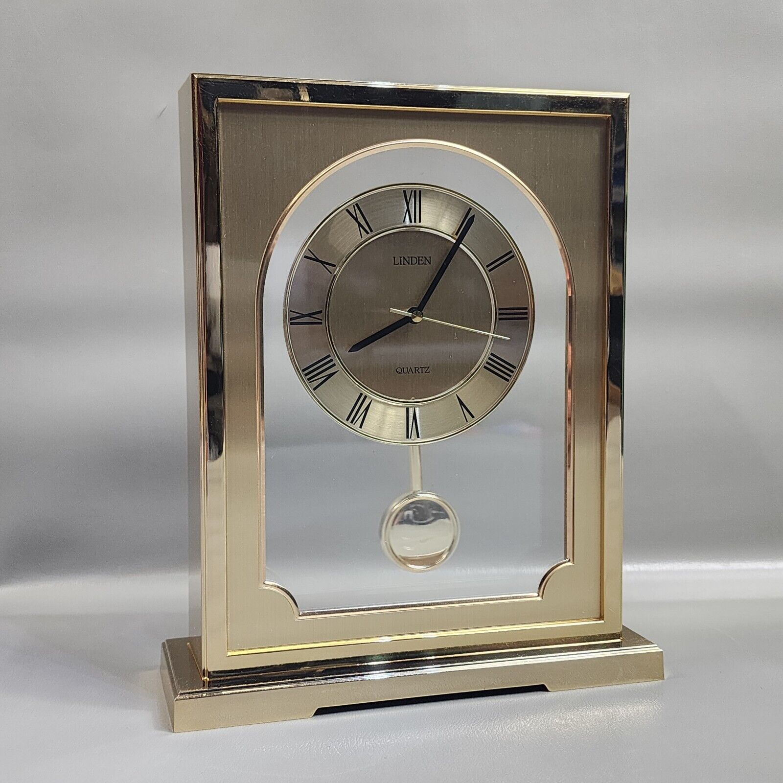 Vintage Linden Mantel Shelf Clock Pendulum Japan Quartz Gold Floating Dial 8 1/4