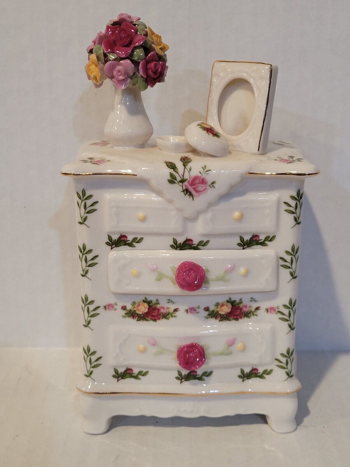Royal Albert Old Country Roses Porcelain Music Box Dresser \'62 Beautiful Dreamer