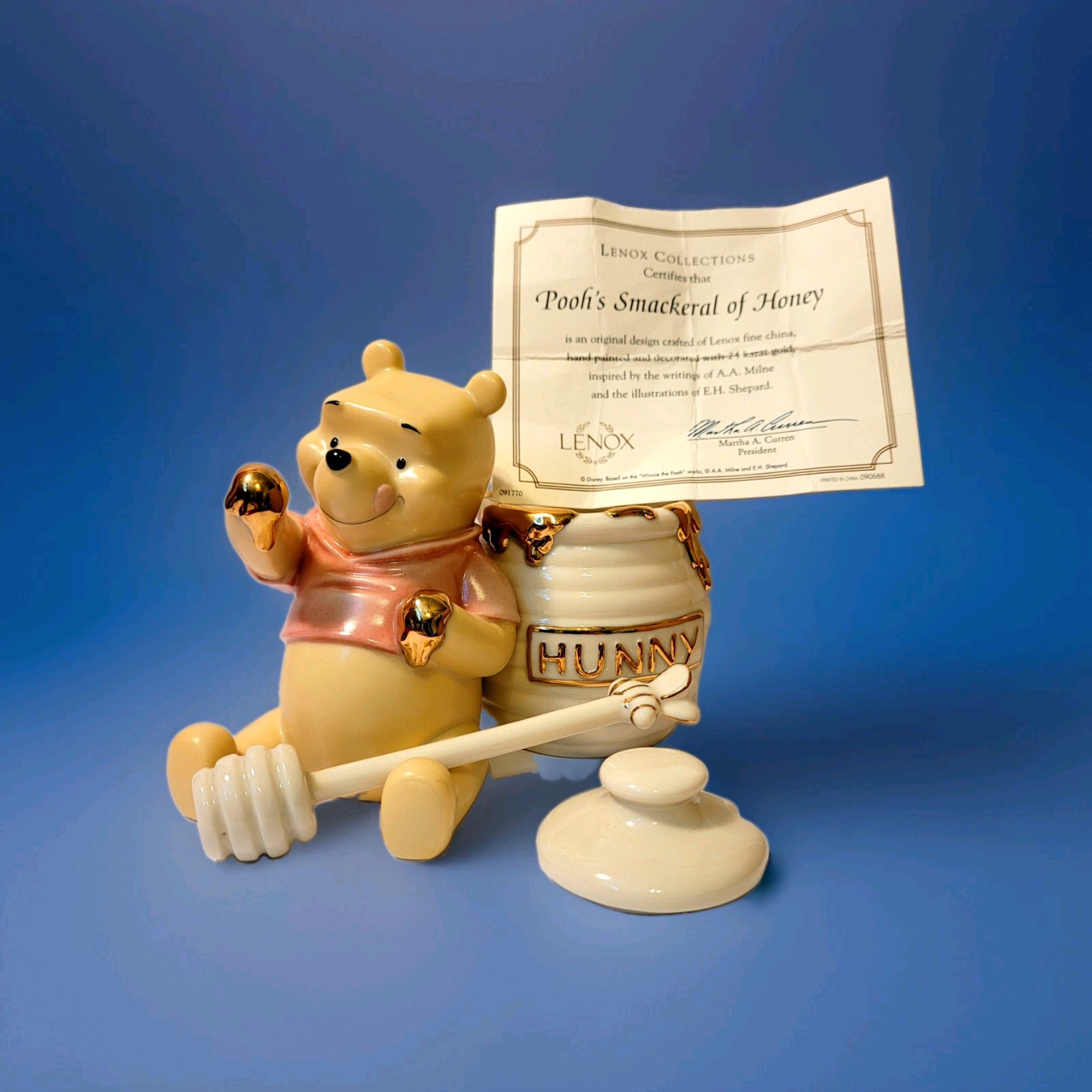 2001 LENOX WINNIE THE POOH POOH'S SMACKERAL OF HONEY FINE CHINA 24K ACC COA RET