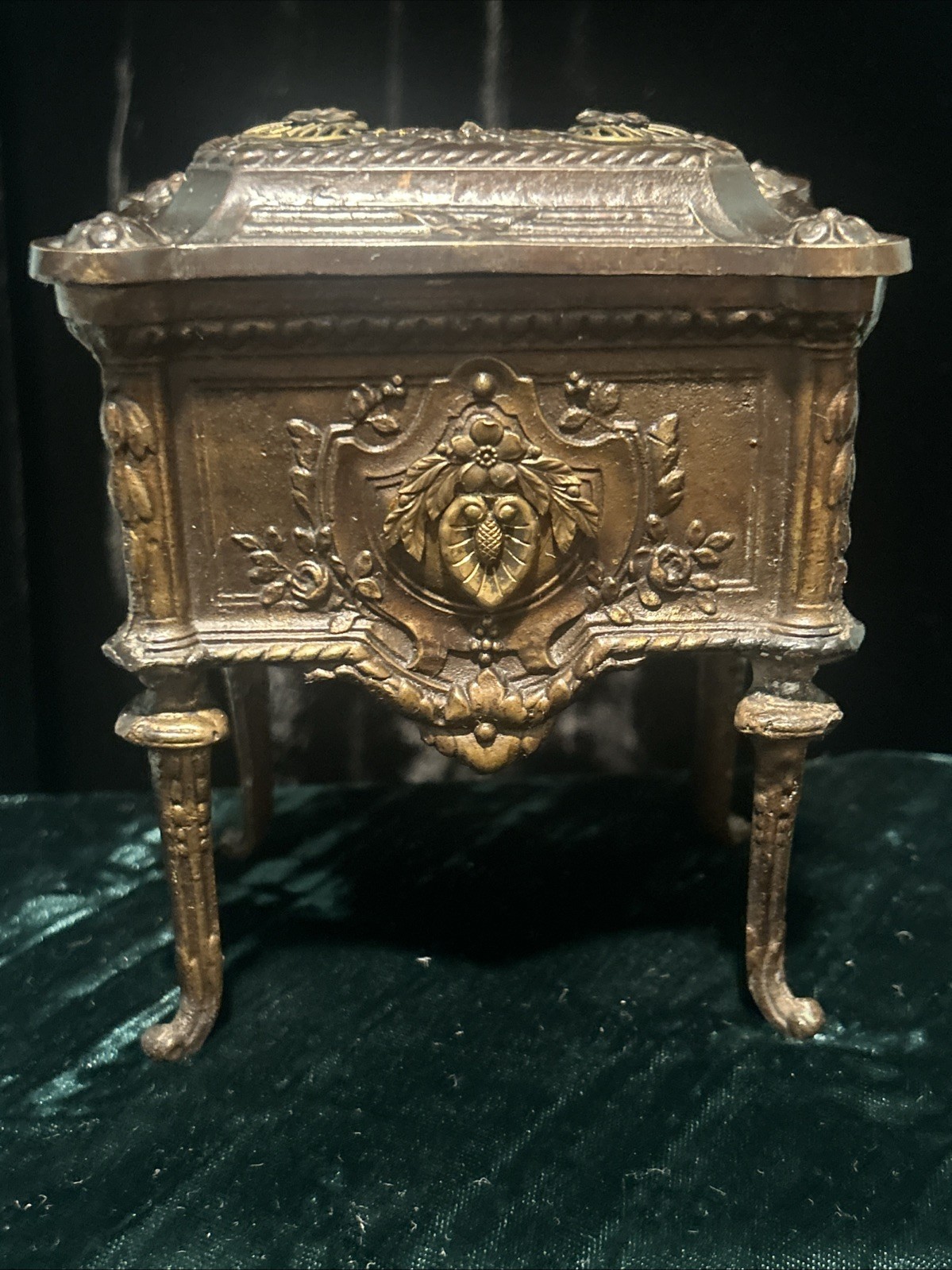 Vintage Signed Jo Marz 1st Edition Ornate Victorian Style Footed Trinket Casket Vintage Signed Jo Marz 1st Edition Ornate Victorian Style Footed Trinket Casket